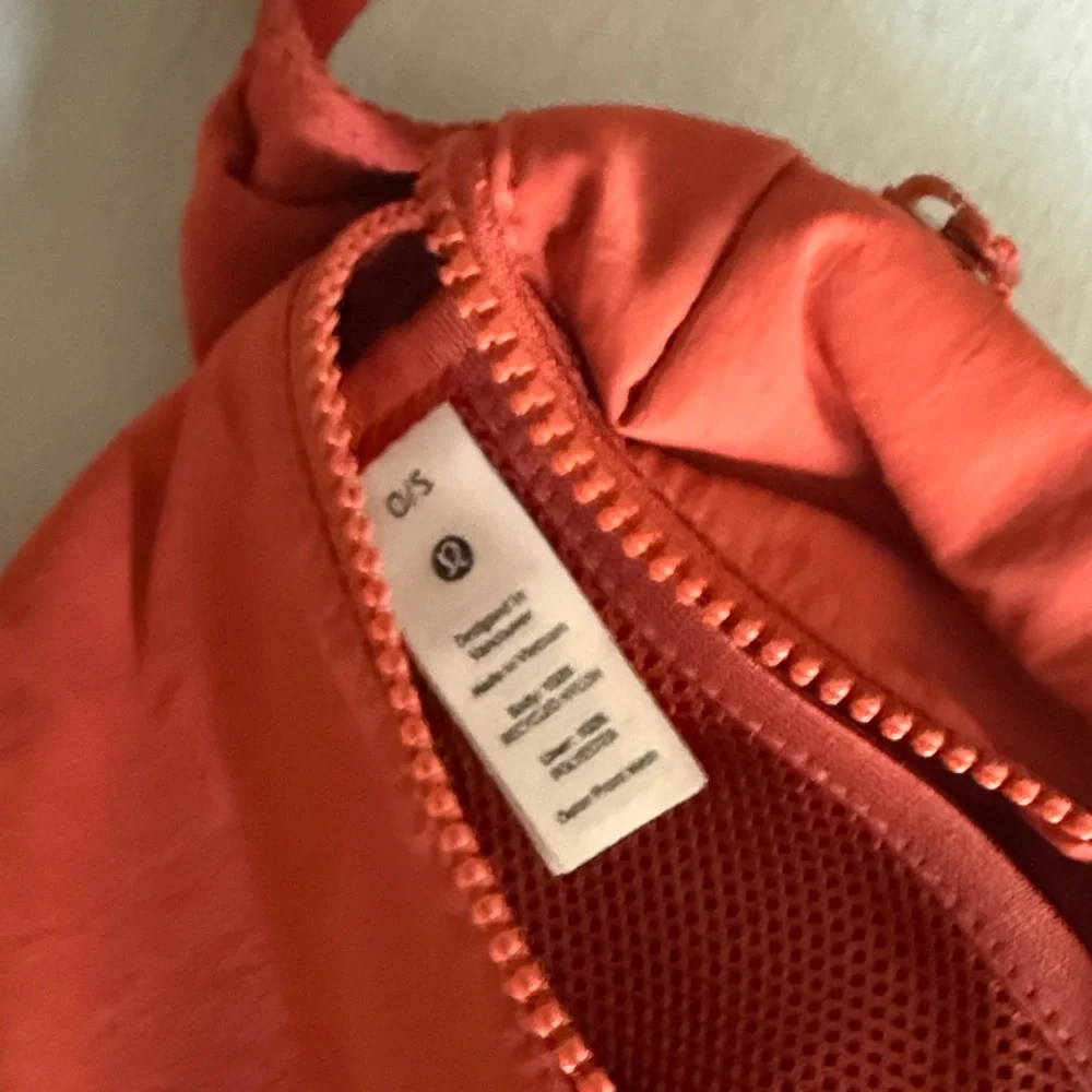 lululemon orange zip pouch bag - Picture 2 of 4